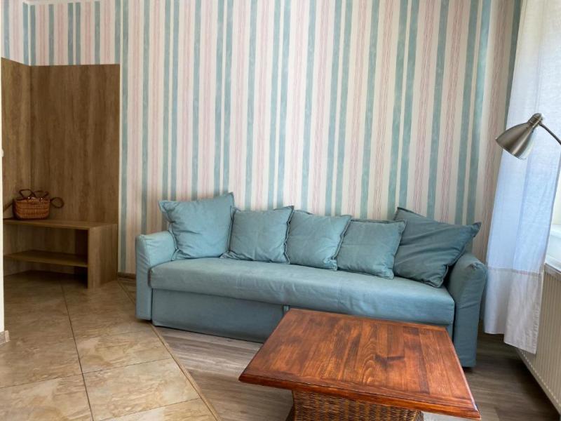 apartament sofa.jpg